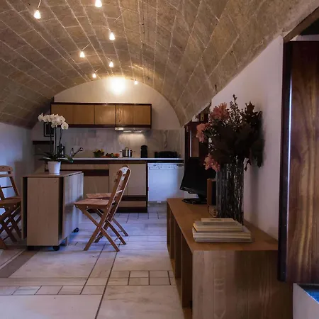 House In The Castle Apartment *