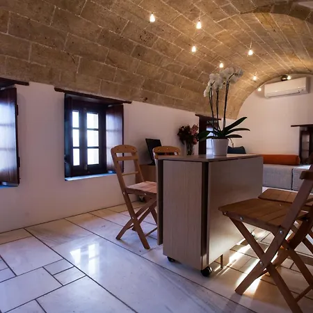 House In The Castle Appartement