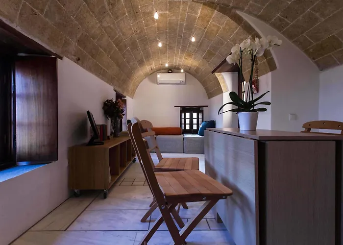 House In The Castle * מונמבאסיה